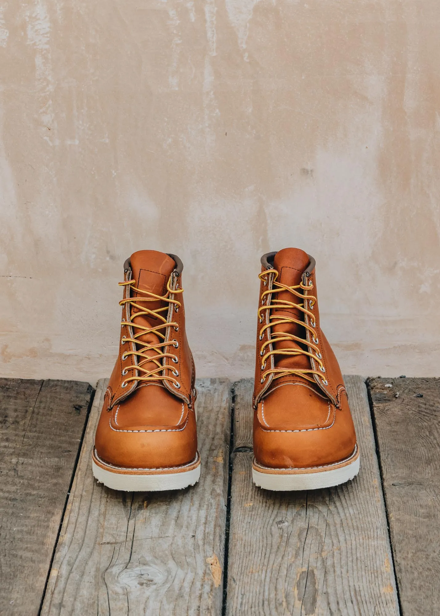 875 Classic Moc Toe Boots in Oro Legacy