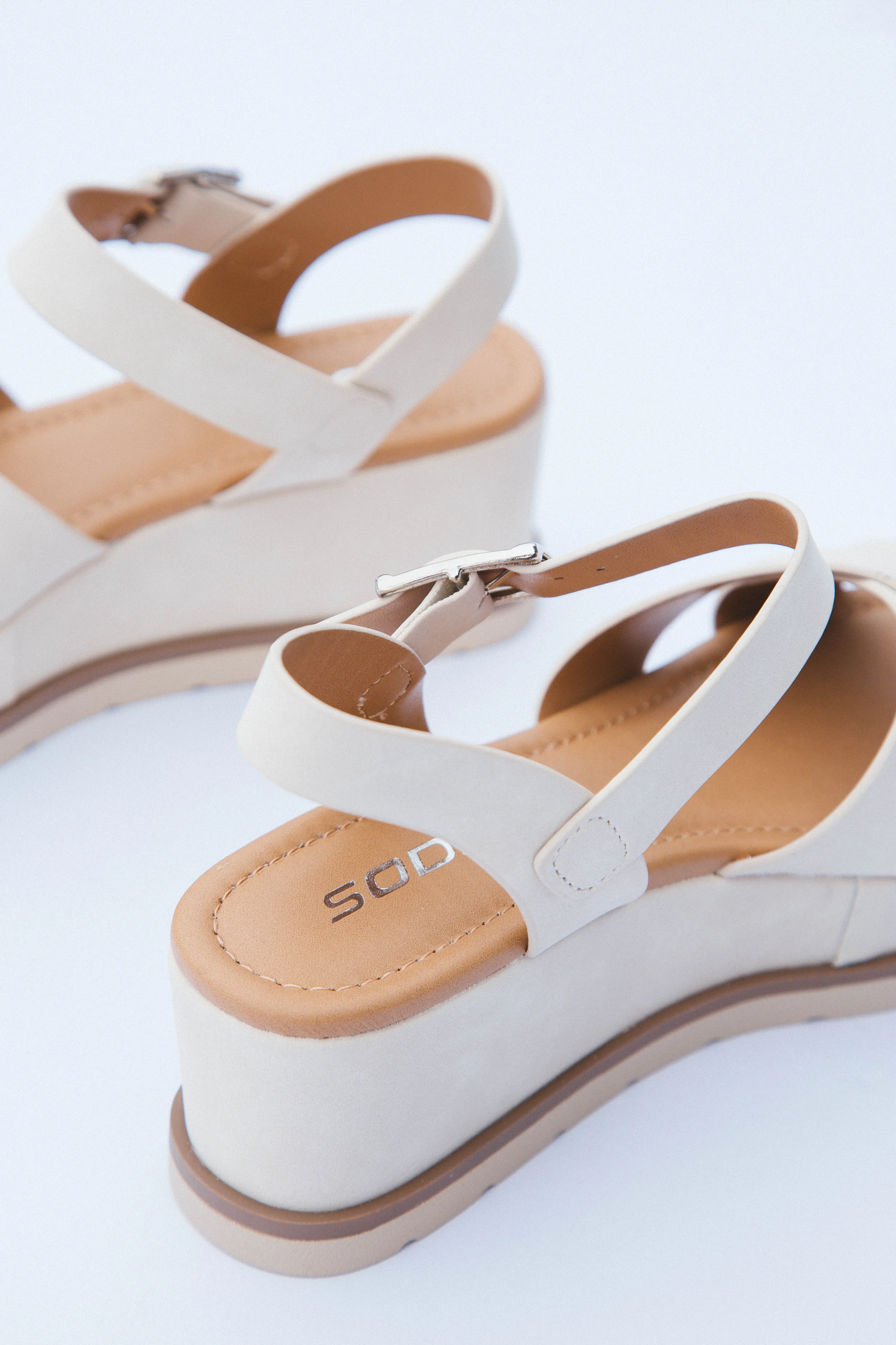 Clever Platform Sandal, Beige