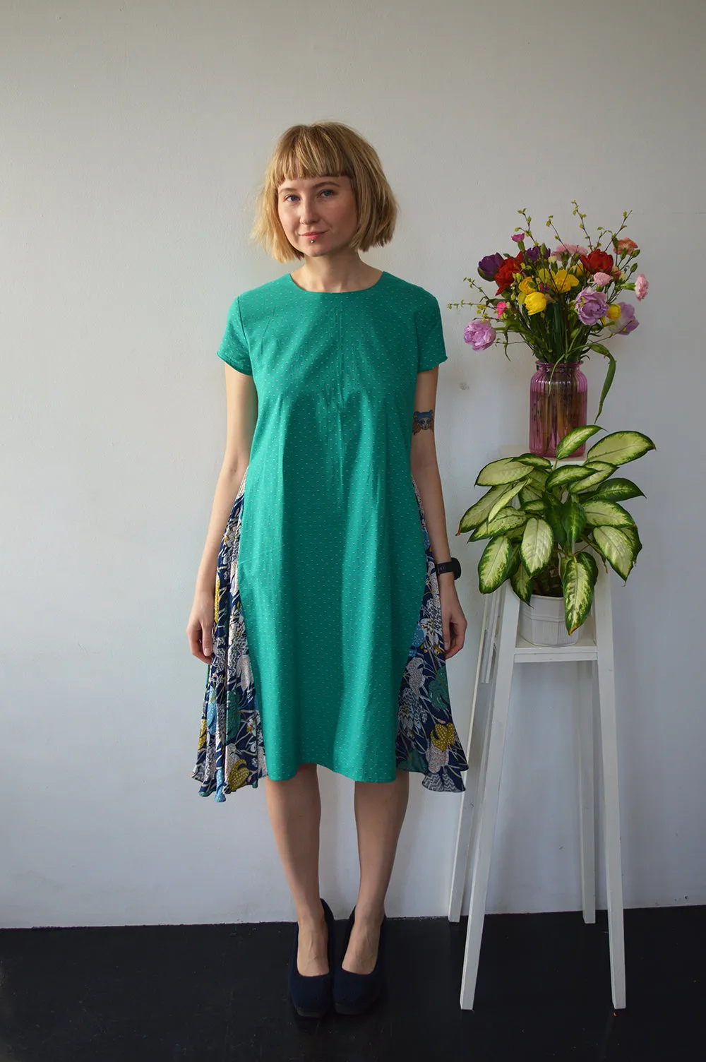 Fresh and New Spring Summer 2018 Fun Cotton Dress in Green color with Patterned Side Wedge