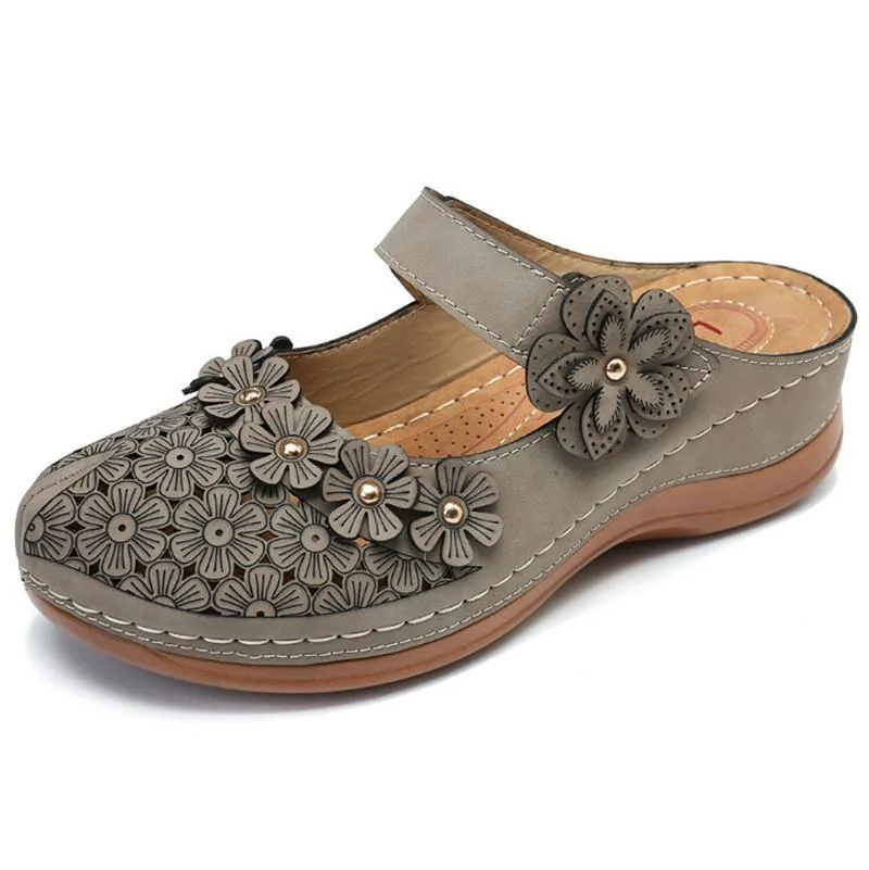 Round-toed flower openwork vintage casual slippers