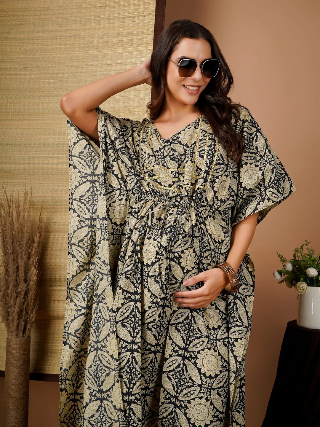 SHREY - BLACK ETHNIC MOTIF PRINT MATERNITY KAFTAN WITH EMBROI