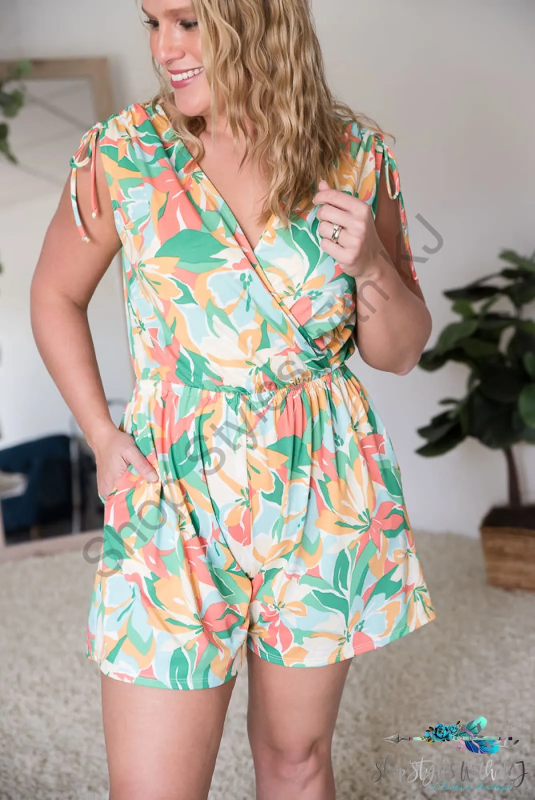 Tropical Waves Romper