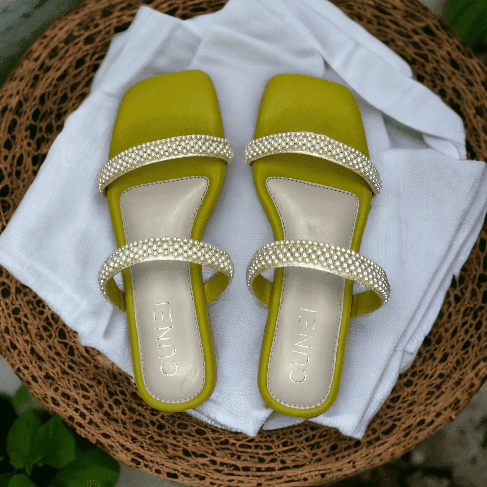 Twin Seed-Pearl and Lemon Yellow Flats