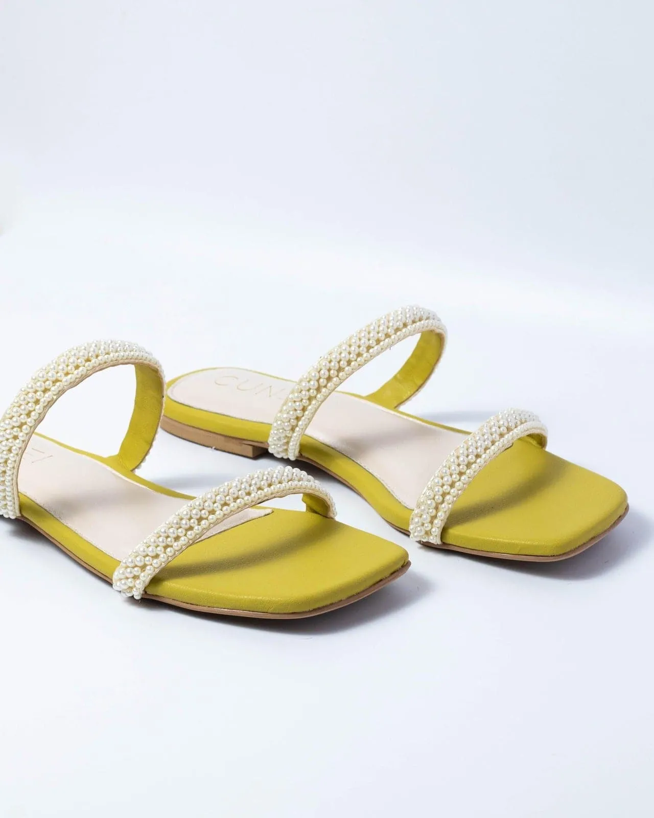 Twin Seed-Pearl and Lemon Yellow Flats