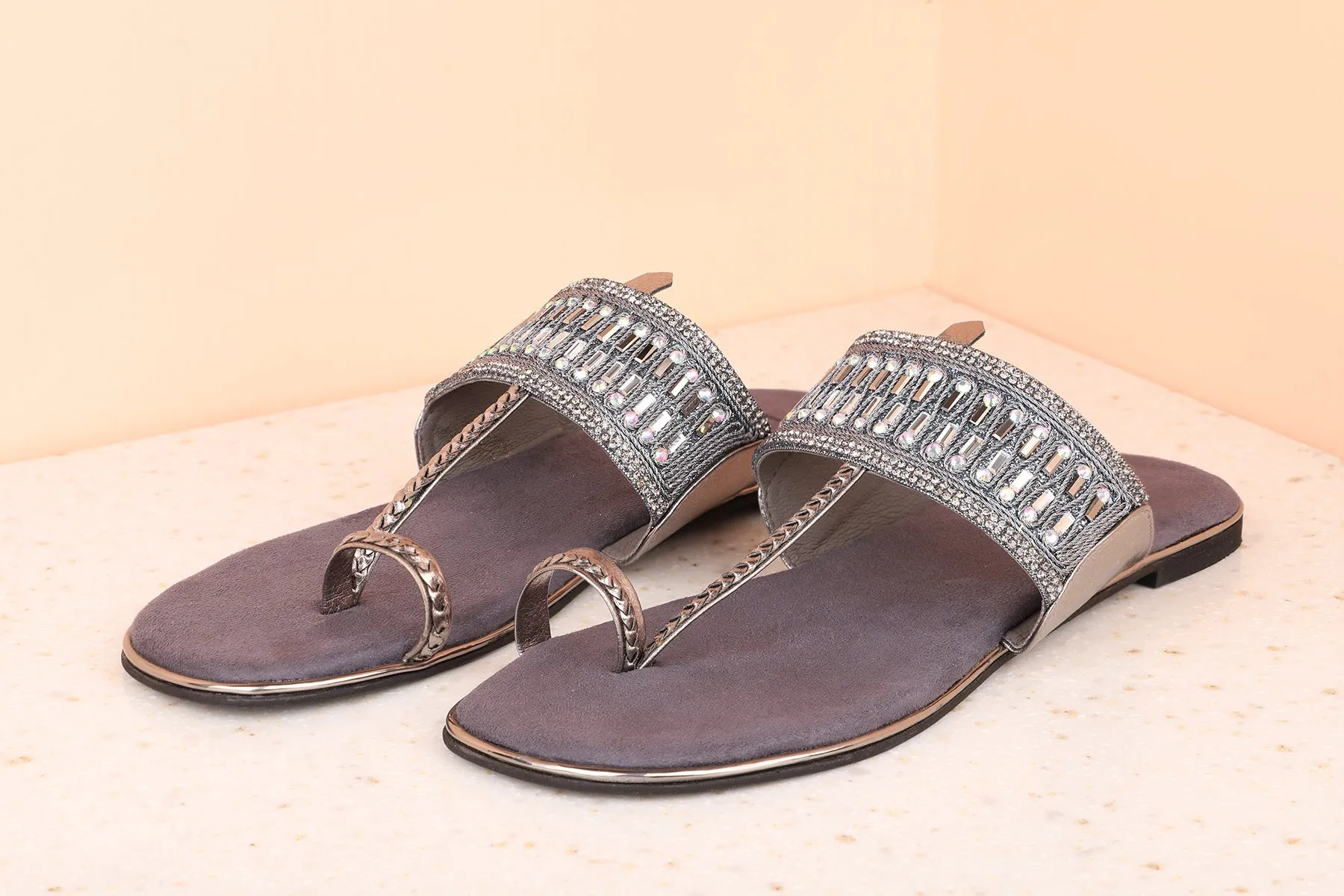 Women Gun Metal  Ethnic Flat Sandals